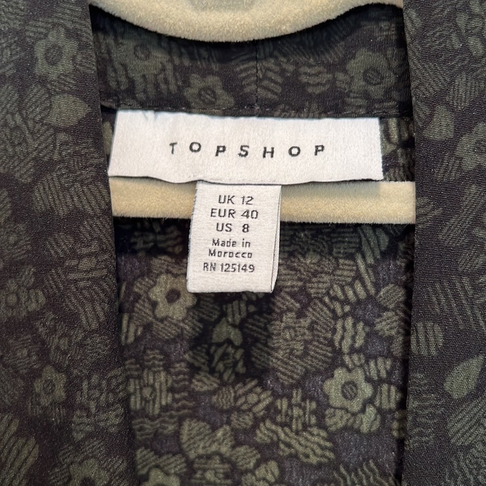 Floral Print Long Sleeve Minidress
TOPSHOP Size 8 - Never worn - Picture 5 of 9